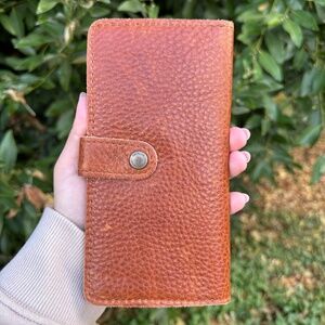 BNNU: Women's Bifold Wallet in SEDONA !!!! (Portland Leather Goods)
